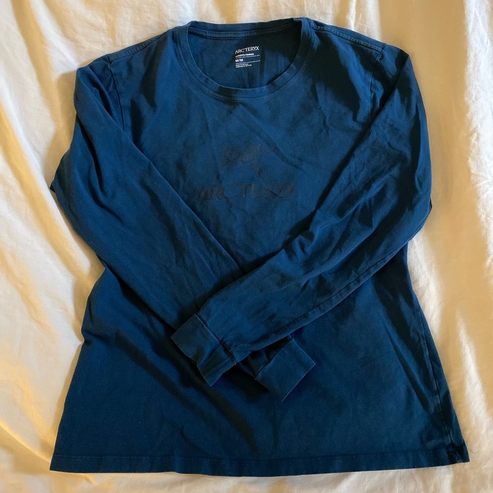 Arc’teryx Long Sleeve Logo T Shirt, Size M Blue